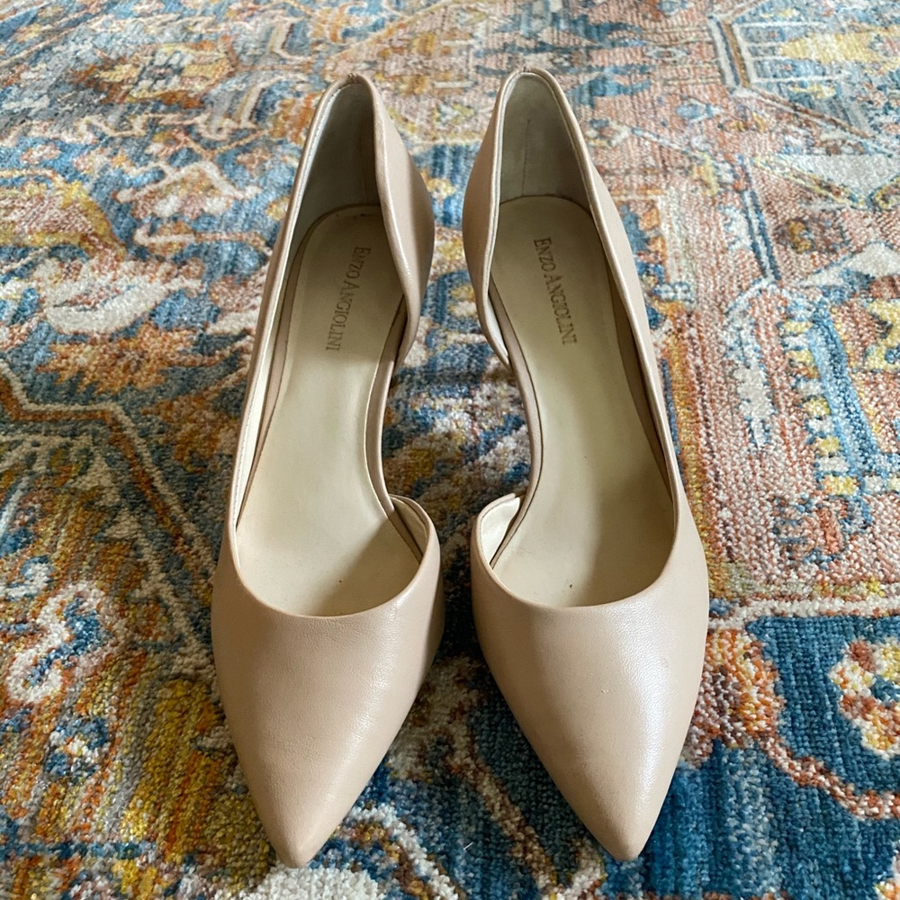 Semi kitten heels